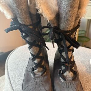Sorel Black and Gray Fur-Lined Winter Boots